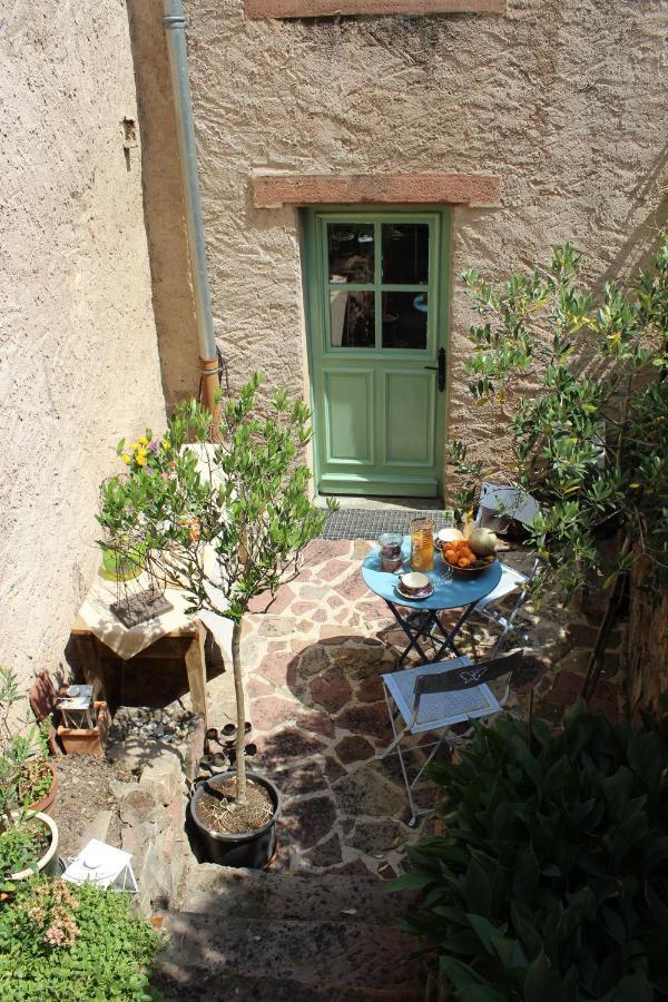 オットロット L'Ateliere Bed & Breakfast エクステリア 写真